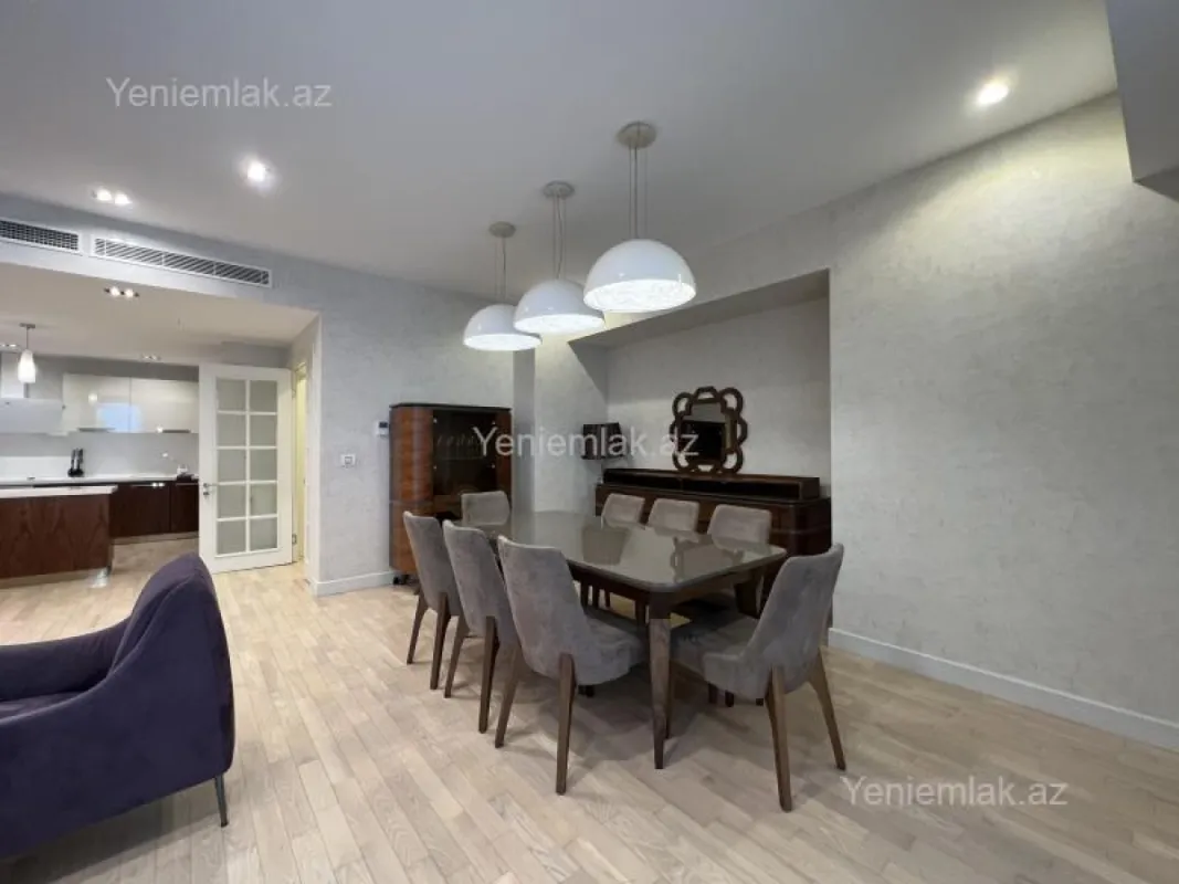 Satılır 3 otaqlı yeni tikili 175 m²