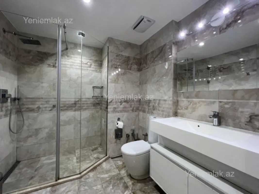 Satılır 3 otaqlı yeni tikili 175 m²