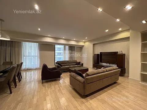 Satılır 3 otaqlı yeni tikili 175 m²