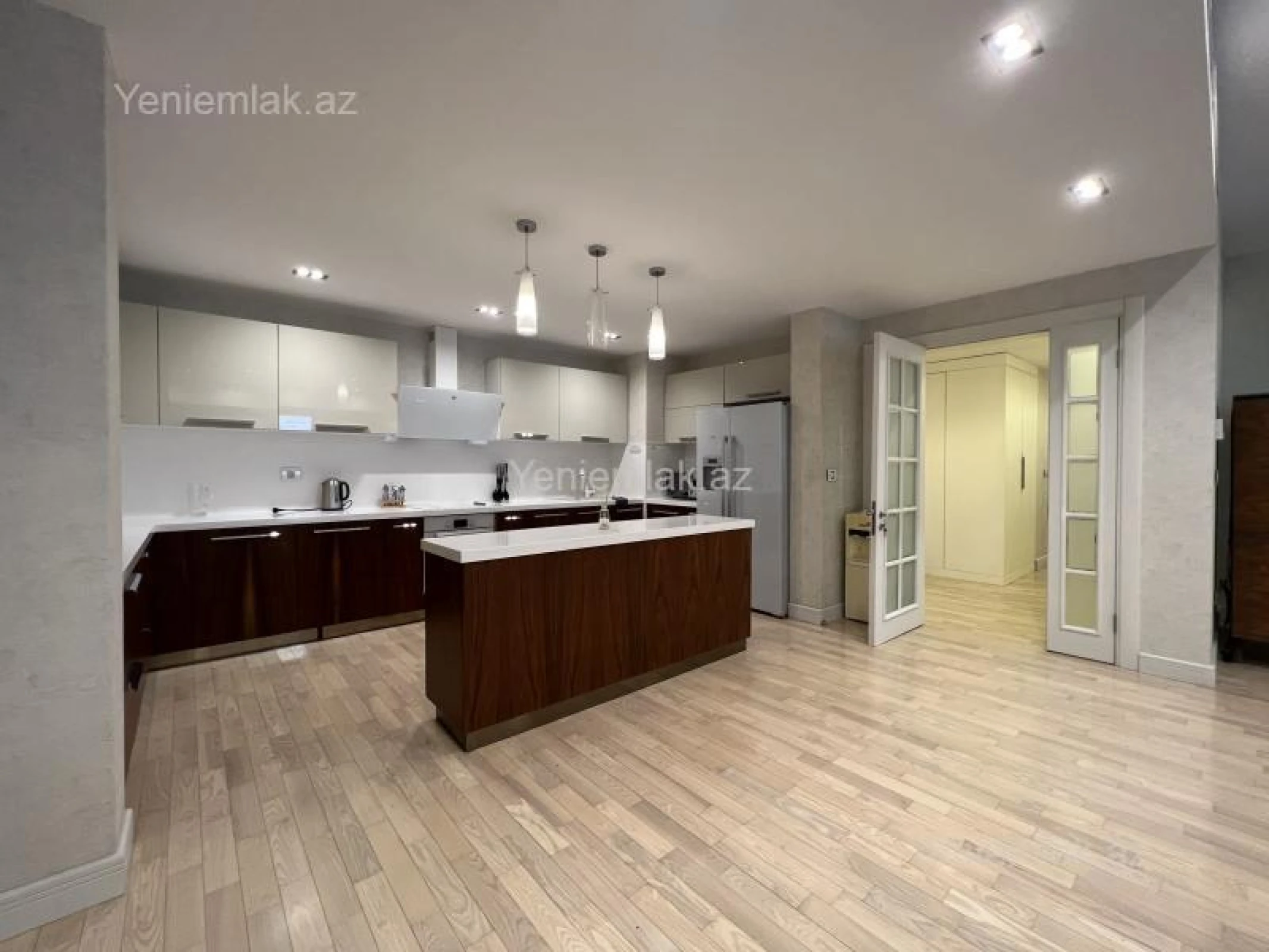 Satılır 3 otaqlı yeni tikili 175 m²