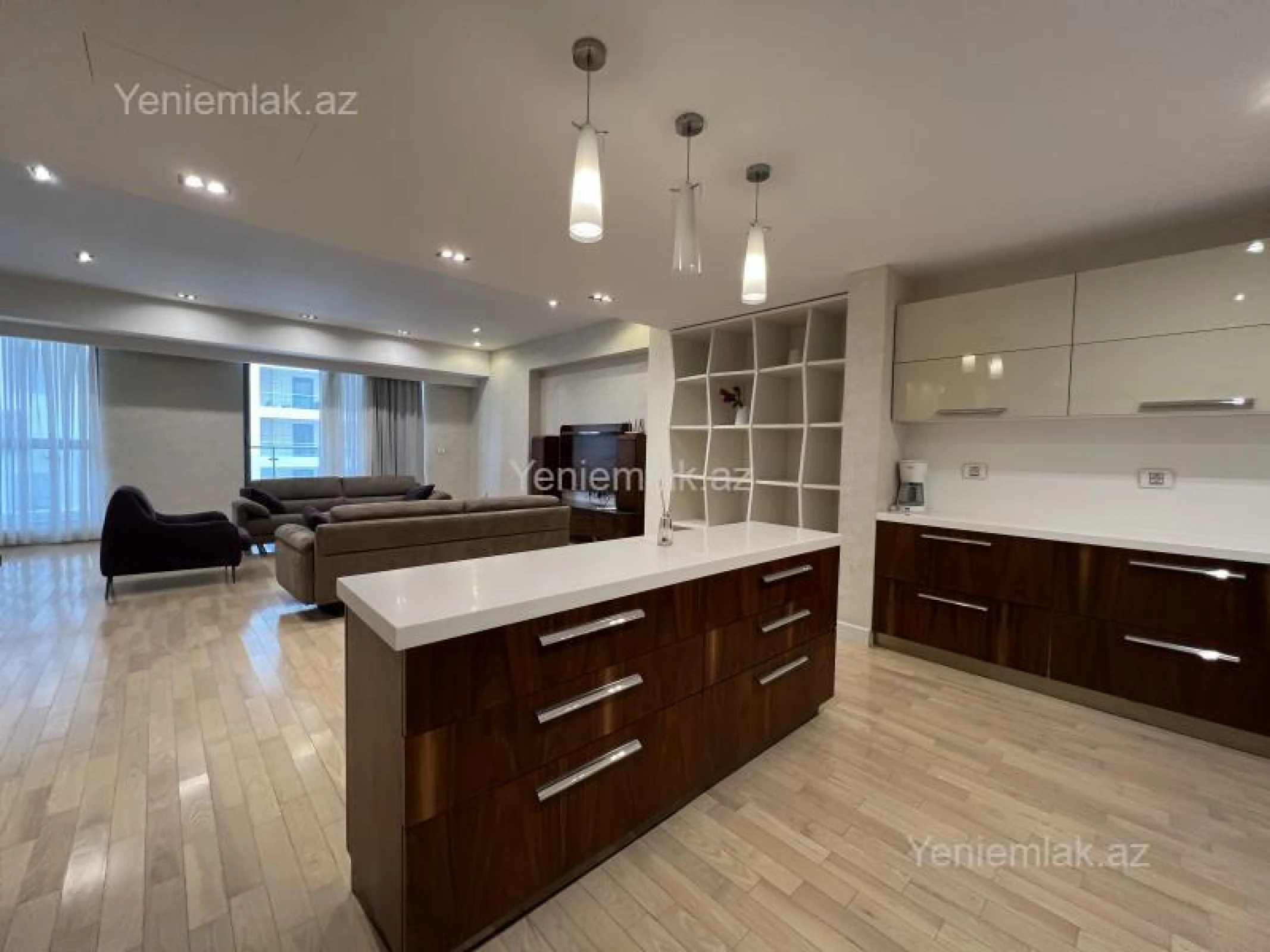 Satılır 3 otaqlı yeni tikili 175 m²