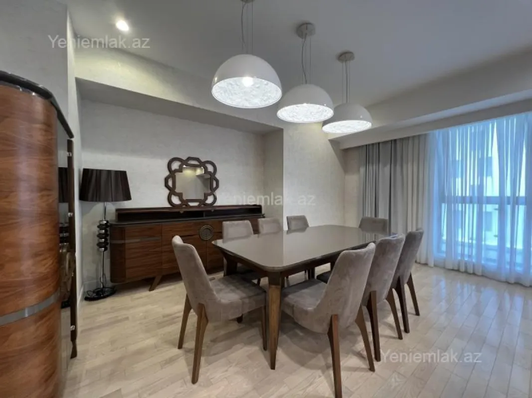Satılır 3 otaqlı yeni tikili 175 m²