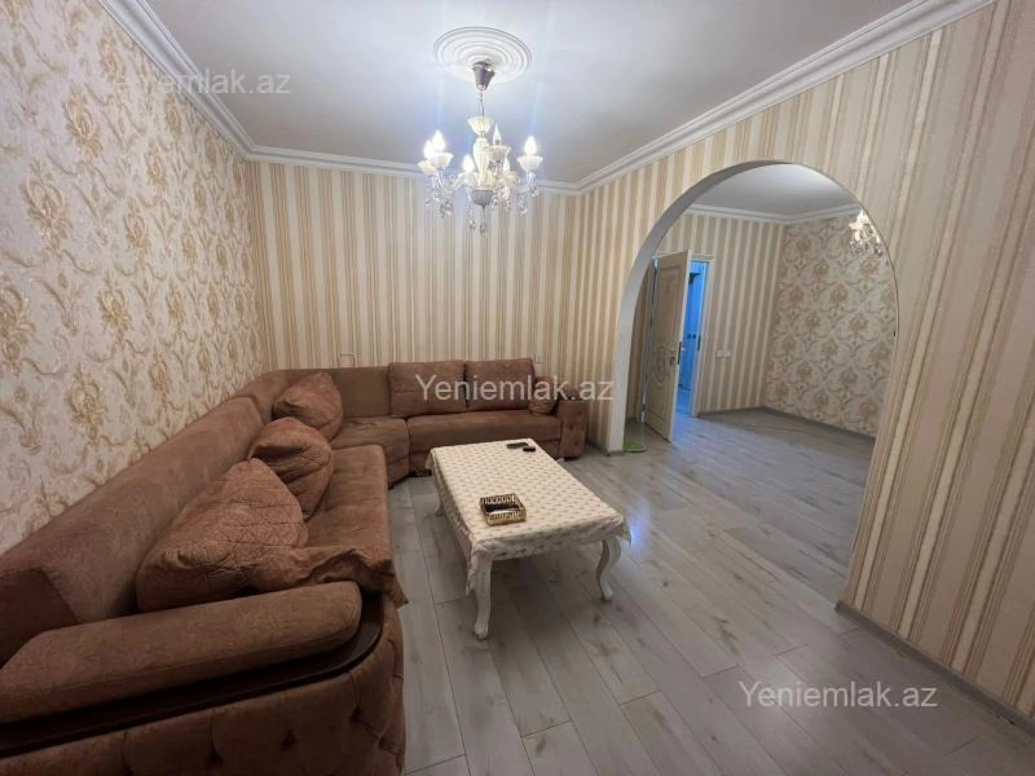 Satılır 4 otaqlı köhnə tikili 100 m²