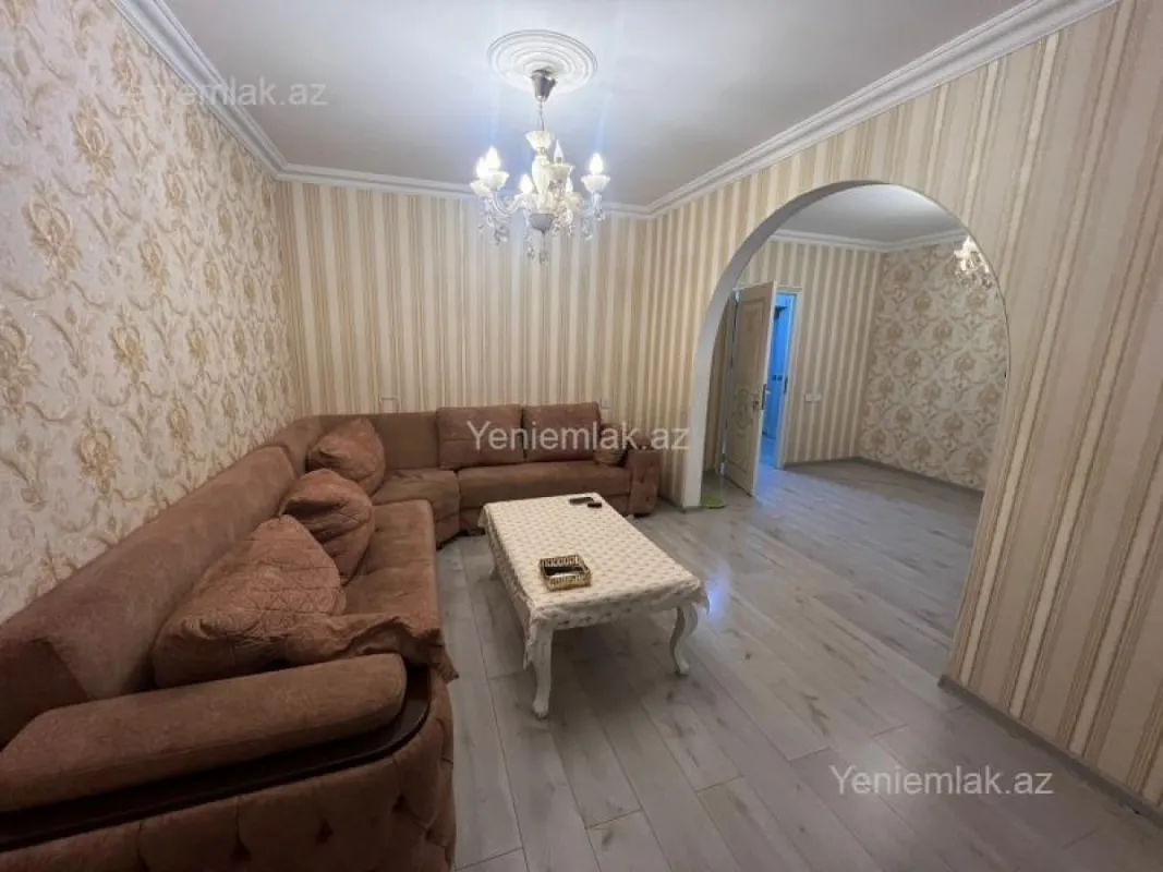 Satılır 4 otaqlı köhnə tikili 100 m²