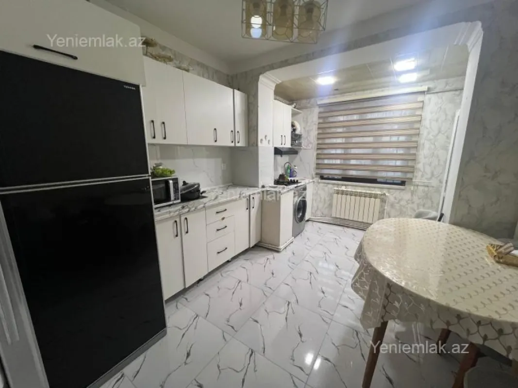 Satılır 4 otaqlı köhnə tikili 100 m²