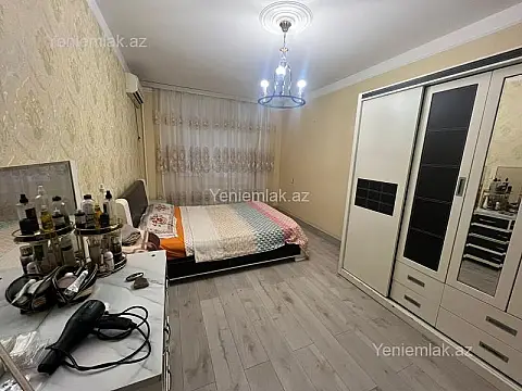 Satılır 4 otaqlı köhnə tikili 100 m²