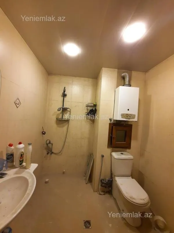 Satılır 3 otaqlı köhnə tikili 80 m²