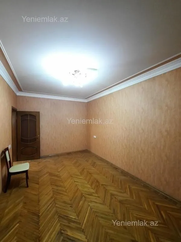 Satılır 3 otaqlı köhnə tikili 80 m²