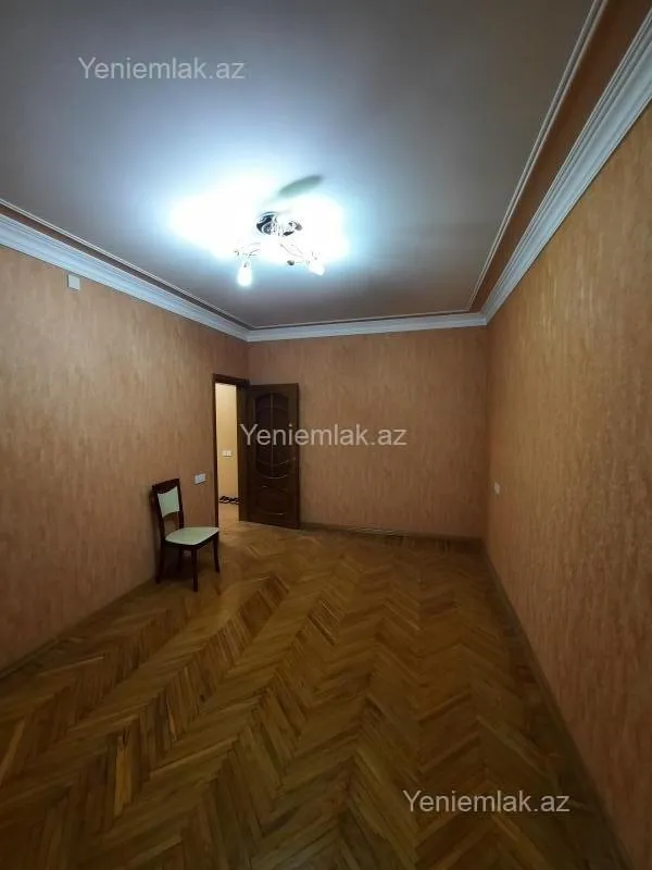 Satılır 3 otaqlı köhnə tikili 80 m²