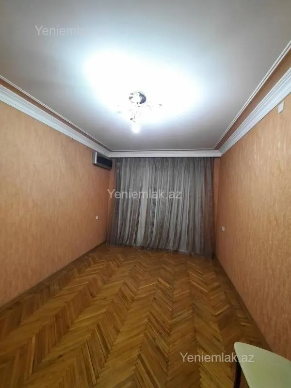 Satılır 3 otaqlı köhnə tikili 80 m²