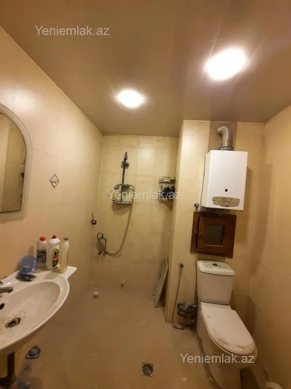 Satılır 3 otaqlı köhnə tikili 80 m²
