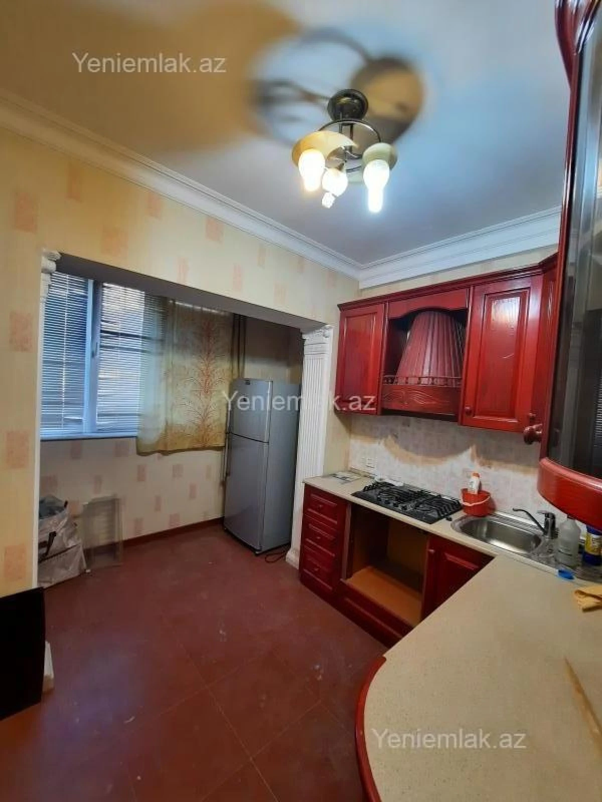 Satılır 3 otaqlı köhnə tikili 80 m²