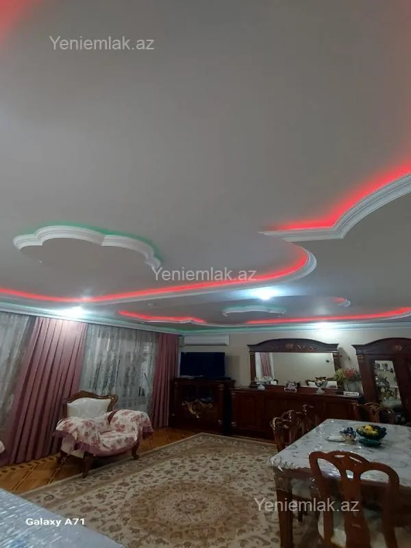Satılır 5 otaqlı köhnə tikili 130 m²