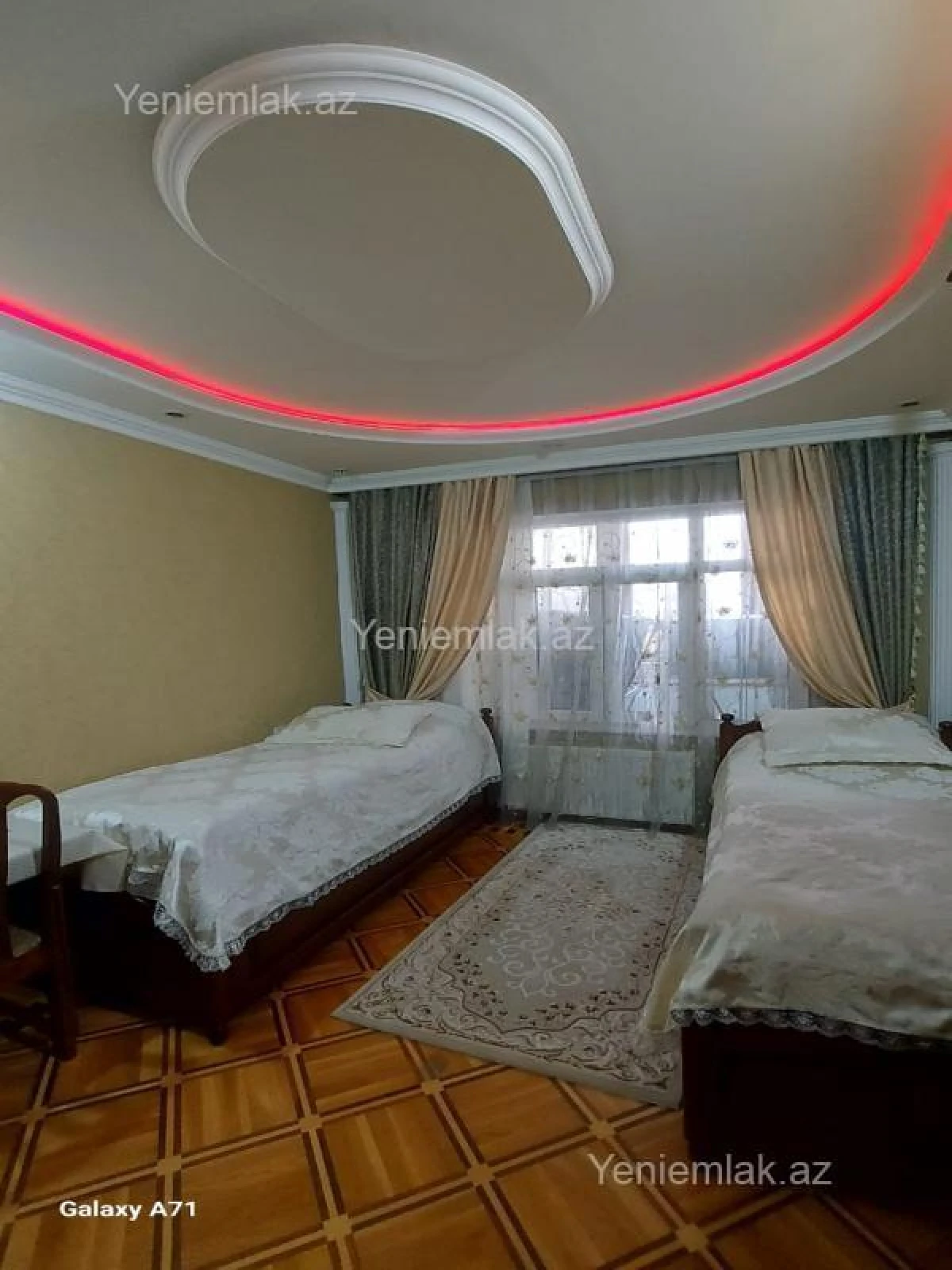 Satılır 5 otaqlı köhnə tikili 130 m²