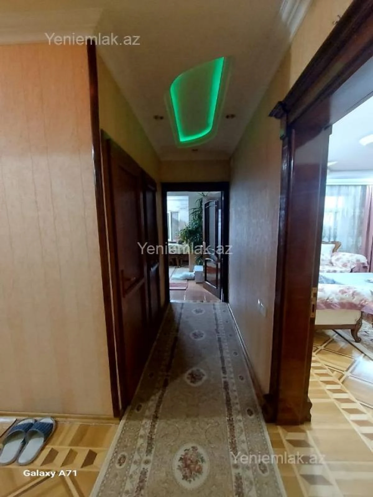 Satılır 5 otaqlı köhnə tikili 130 m²