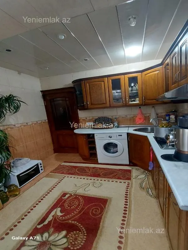 Satılır 5 otaqlı köhnə tikili 130 m²