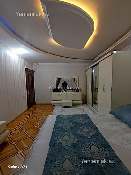 Satılır 5 otaqlı köhnə tikili 130 m²