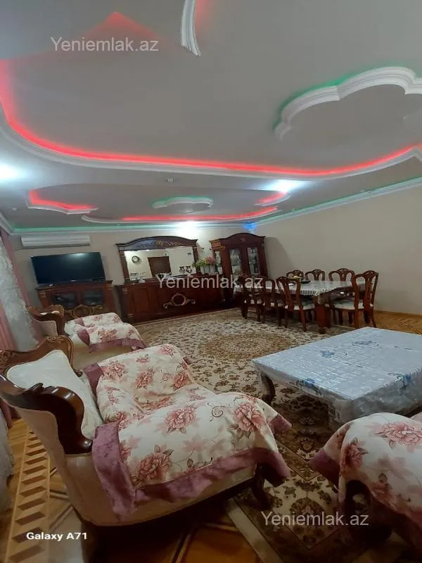 Satılır 5 otaqlı köhnə tikili 130 m²