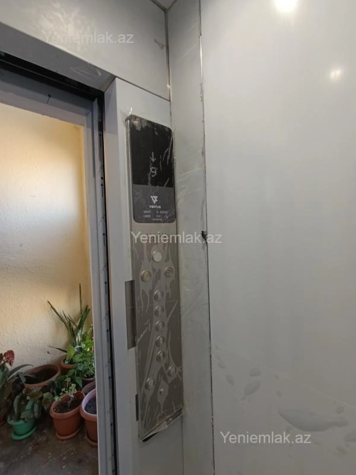 Satılır 5 otaqlı köhnə tikili 125 m²