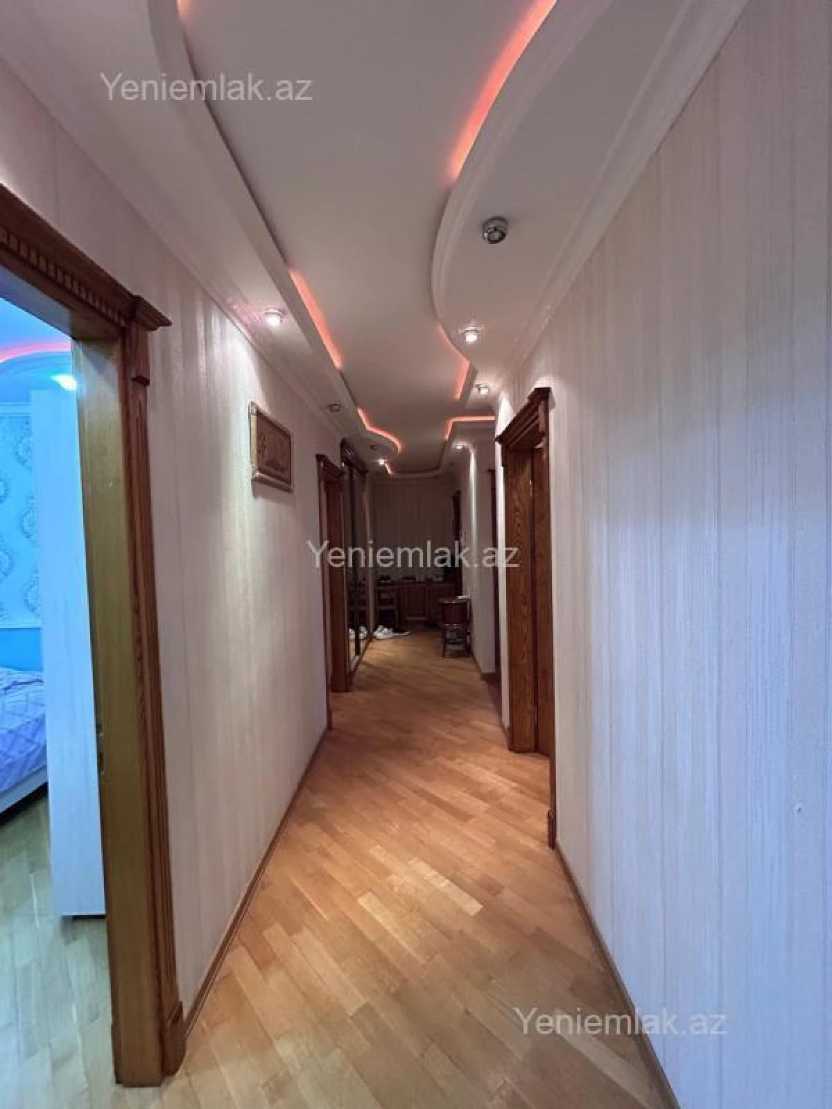Satılır 5 otaqlı köhnə tikili 130 m²