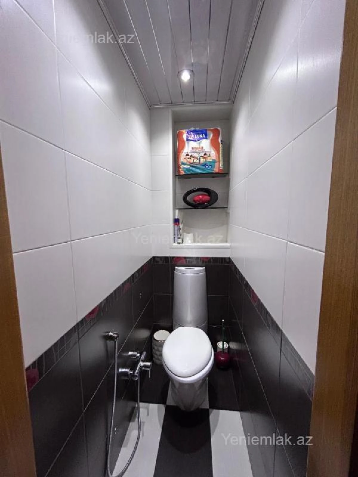 Satılır 5 otaqlı köhnə tikili 130 m²