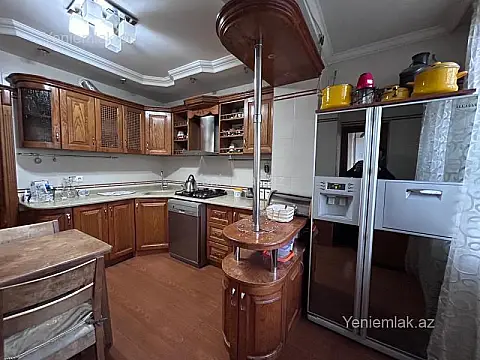 Satılır 5 otaqlı köhnə tikili 130 m²