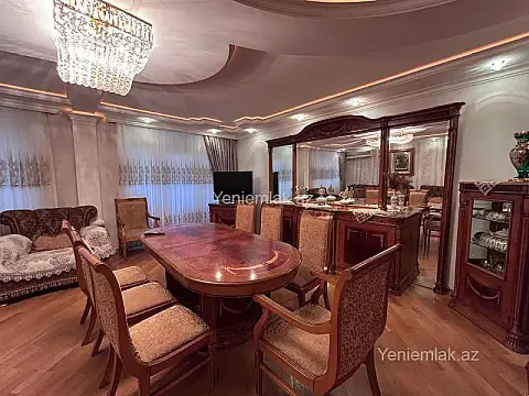 Satılır 5 otaqlı köhnə tikili 130 m²