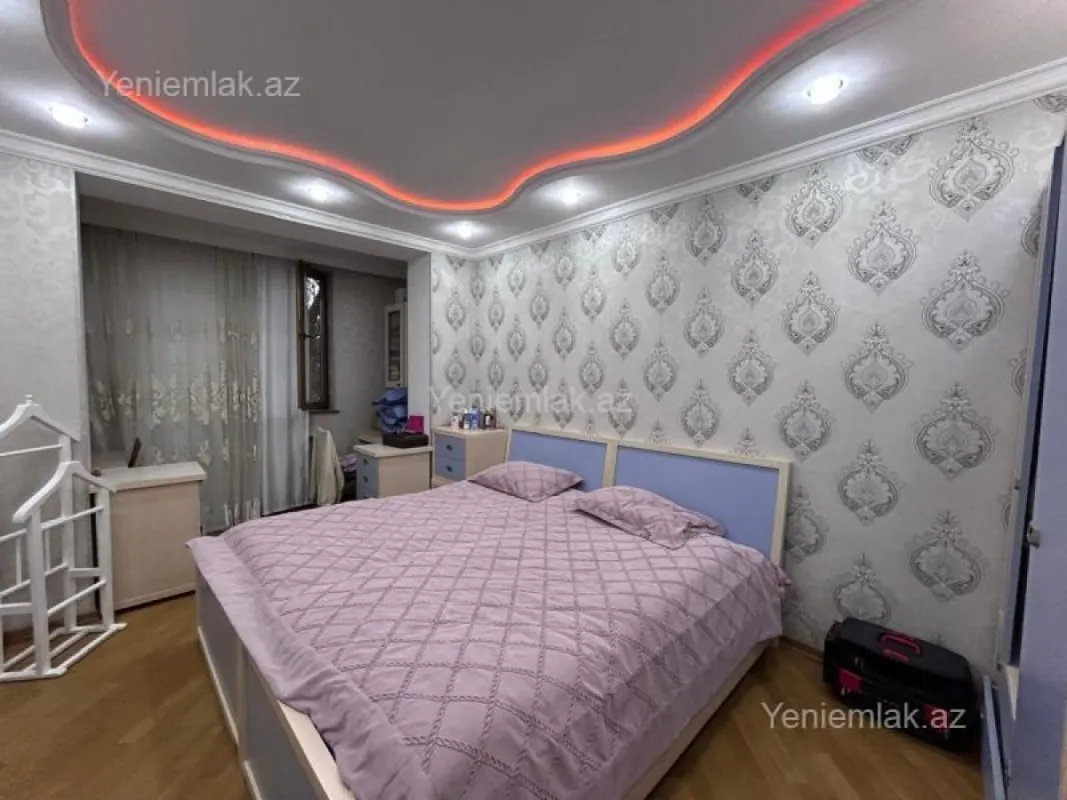 Satılır 5 otaqlı köhnə tikili 130 m²
