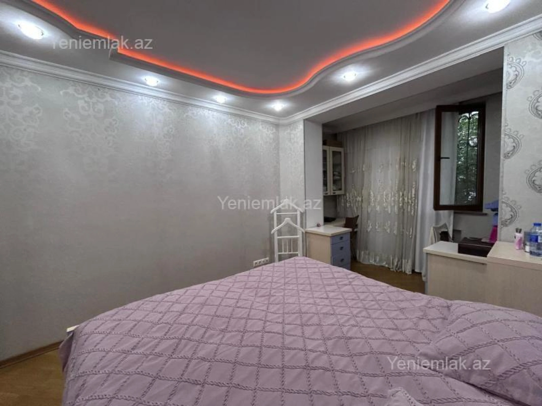 Satılır 5 otaqlı köhnə tikili 130 m²