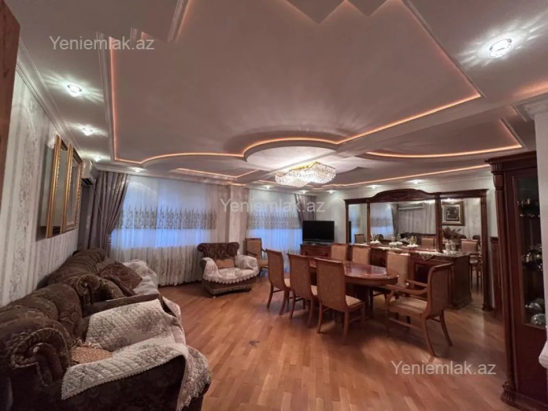 Satılır 5 otaqlı köhnə tikili 130 m²