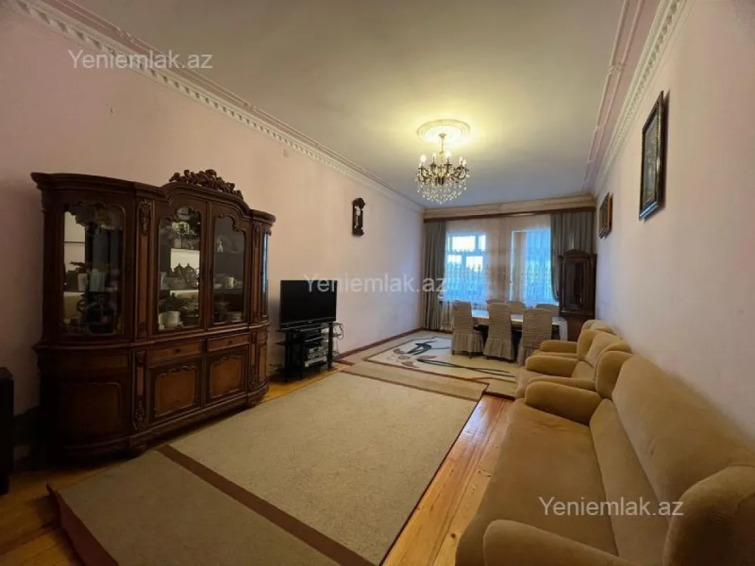 Satılır 6 otaqlı həyət evi 220 m²