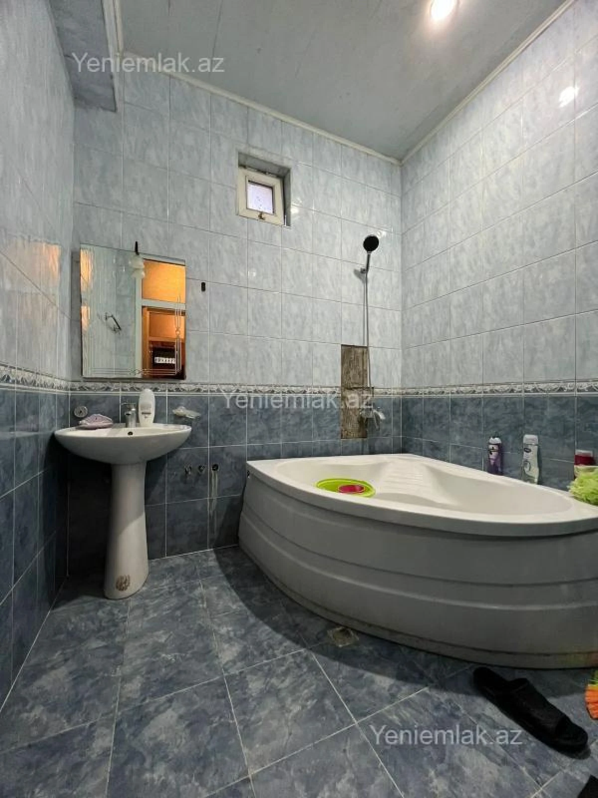 Satılır 6 otaqlı həyət evi 220 m²