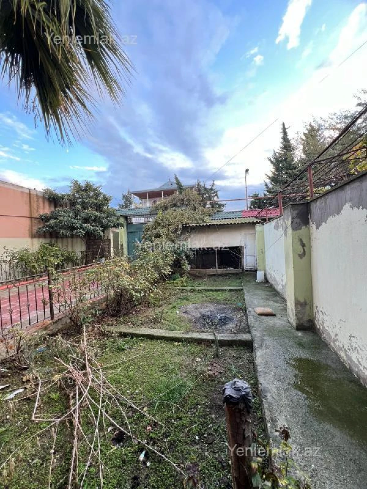 Satılır 6 otaqlı həyət evi 220 m²