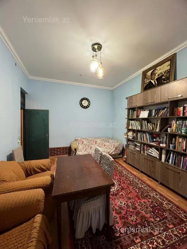 Satılır 6 otaqlı həyət evi 220 m²