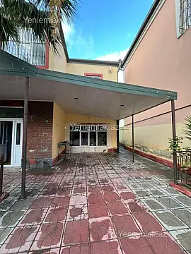 Satılır 6 otaqlı həyət evi 220 m²