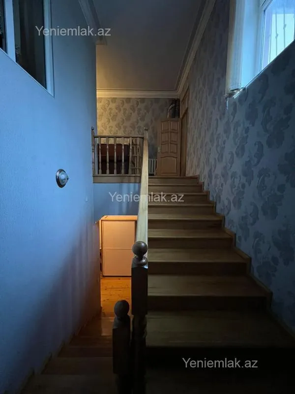 Satılır 6 otaqlı həyət evi 220 m²