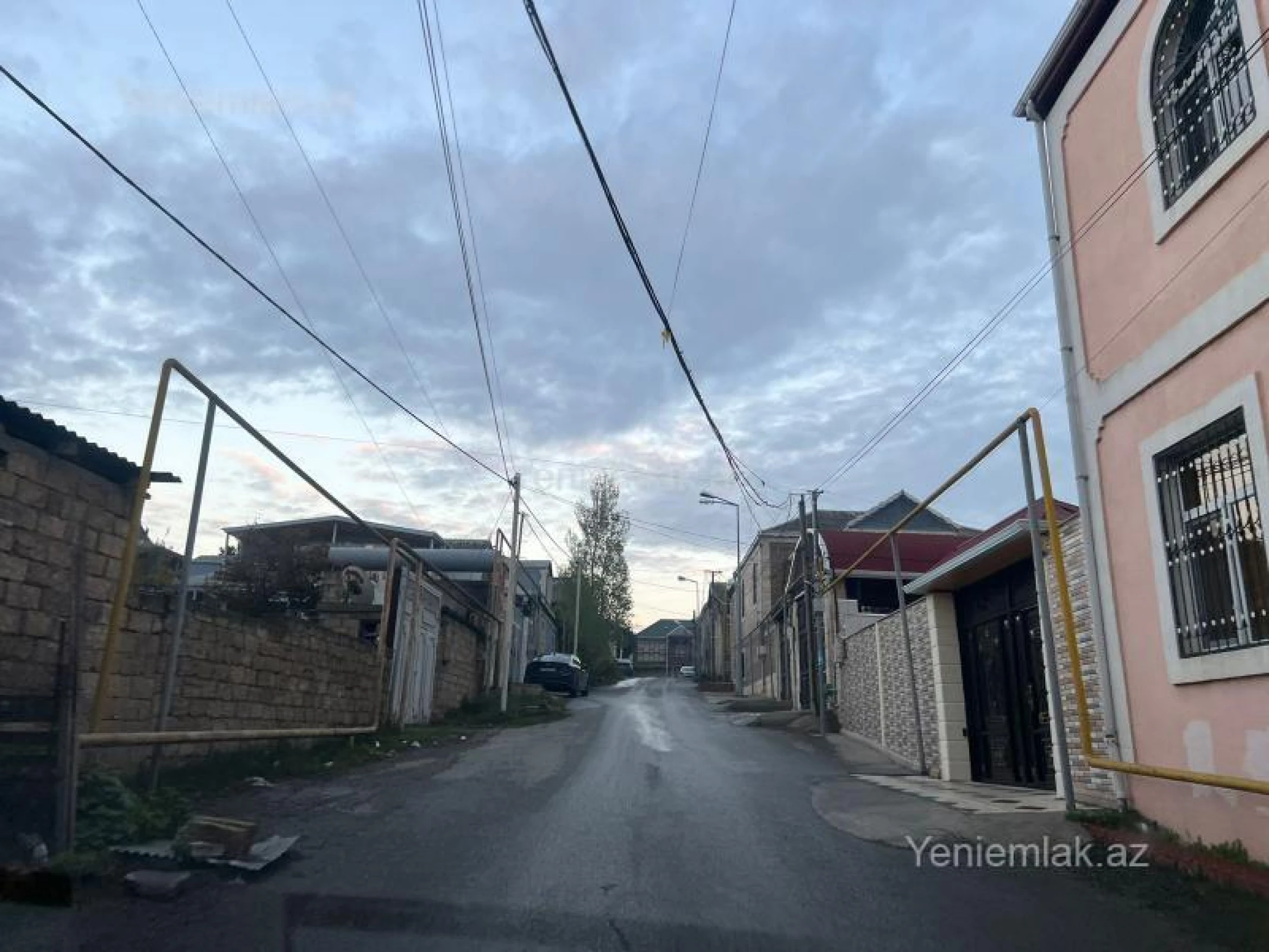 Satılır 6 otaqlı həyət evi 220 m²