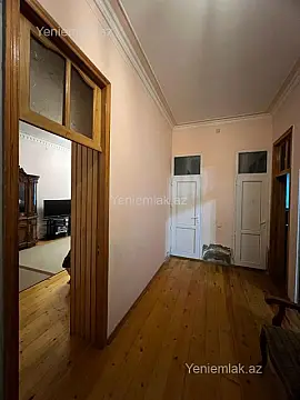 Satılır 6 otaqlı həyət evi 220 m²