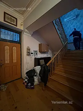 Satılır 6 otaqlı həyət evi 220 m²