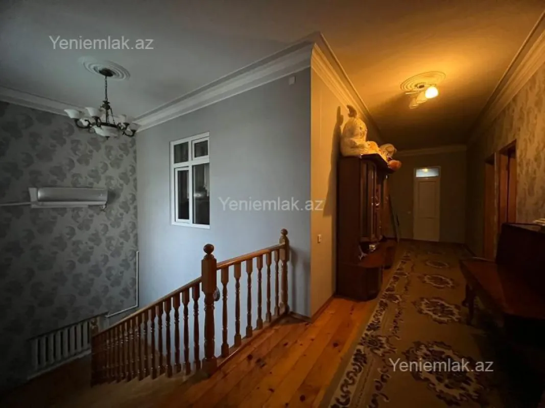 Satılır 6 otaqlı həyət evi 220 m²