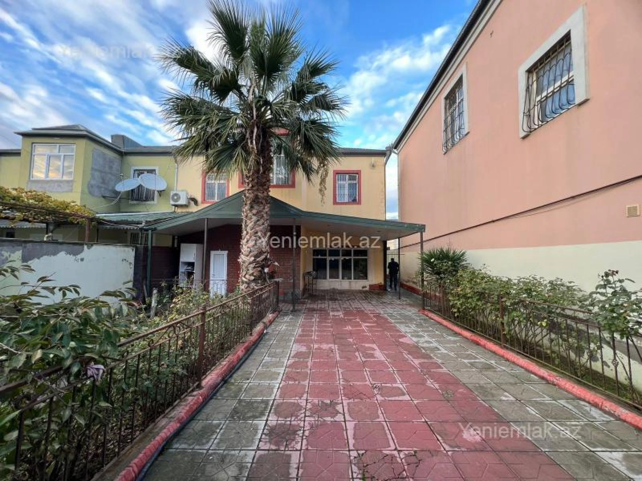 Satılır 6 otaqlı həyət evi 220 m²