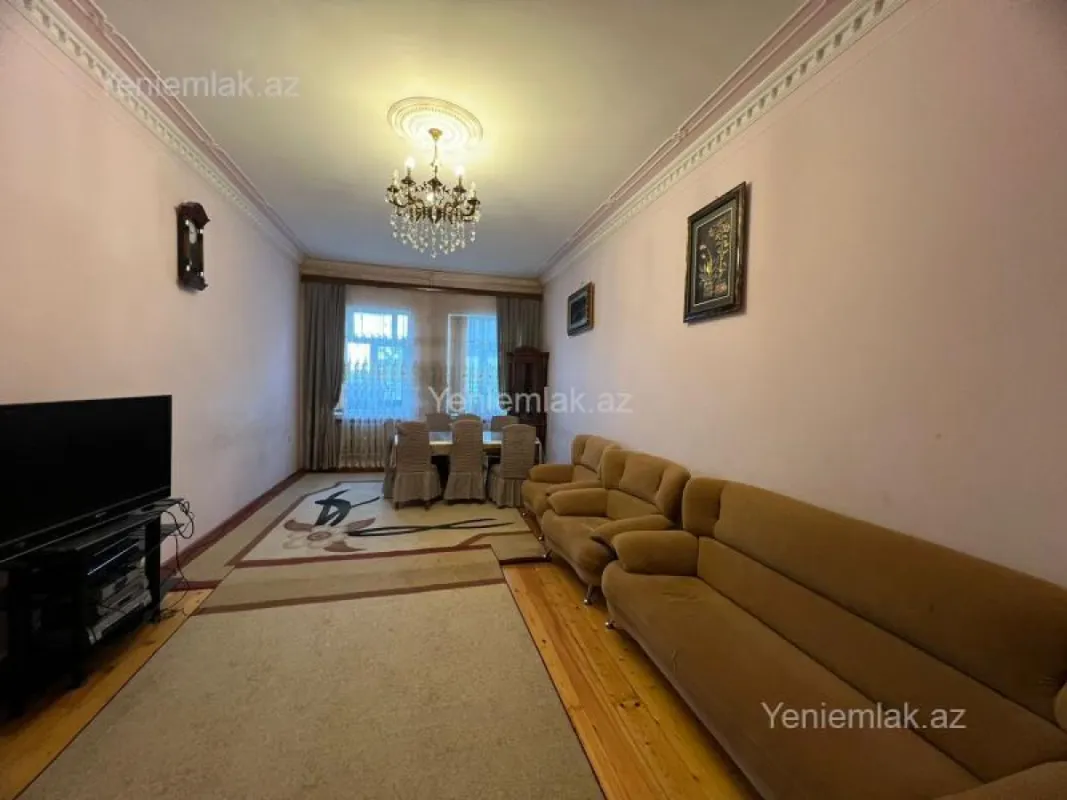 Satılır 6 otaqlı həyət evi 220 m²