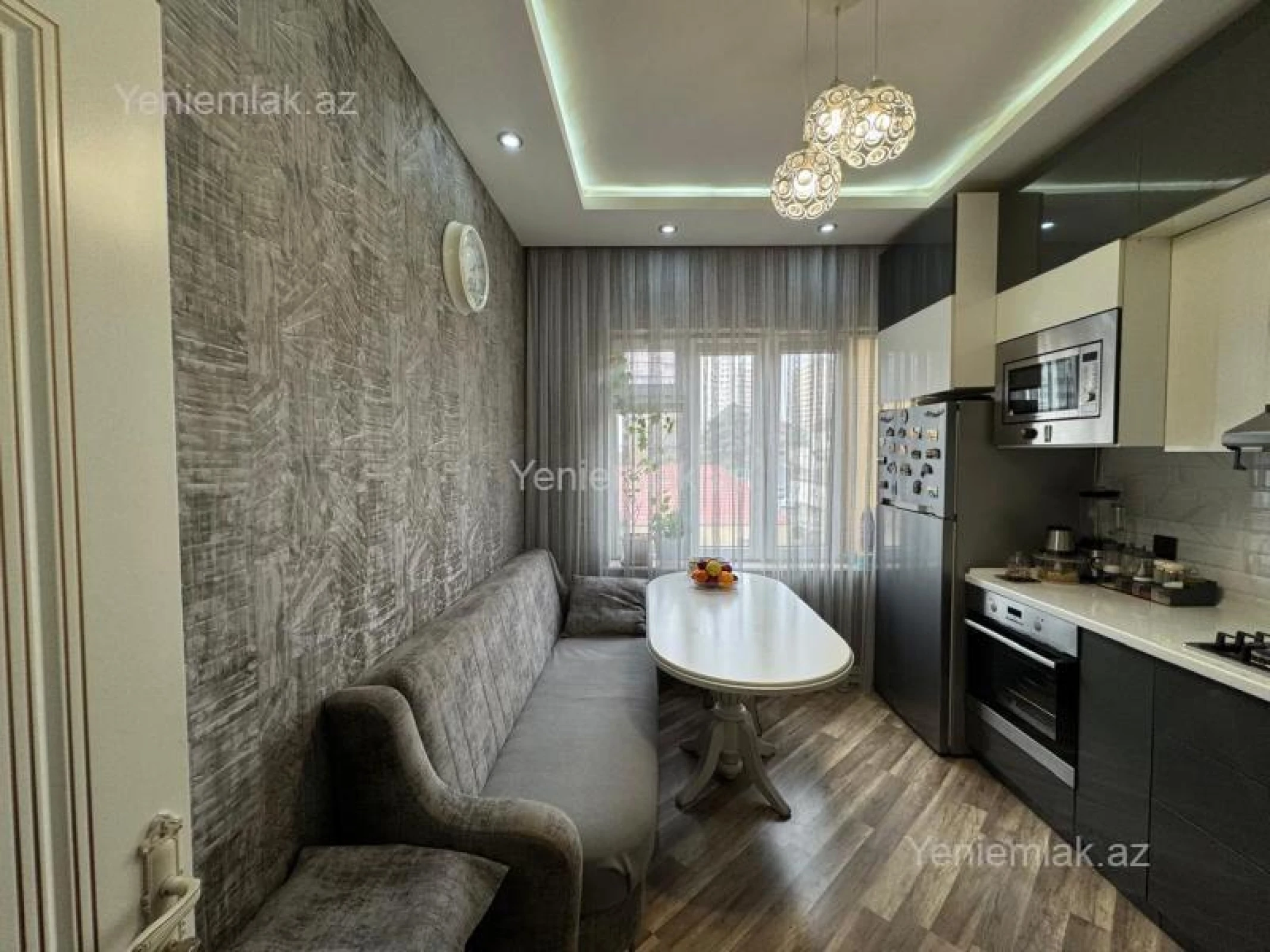 Satılır 2 otaqlı köhnə tikili 60 m²