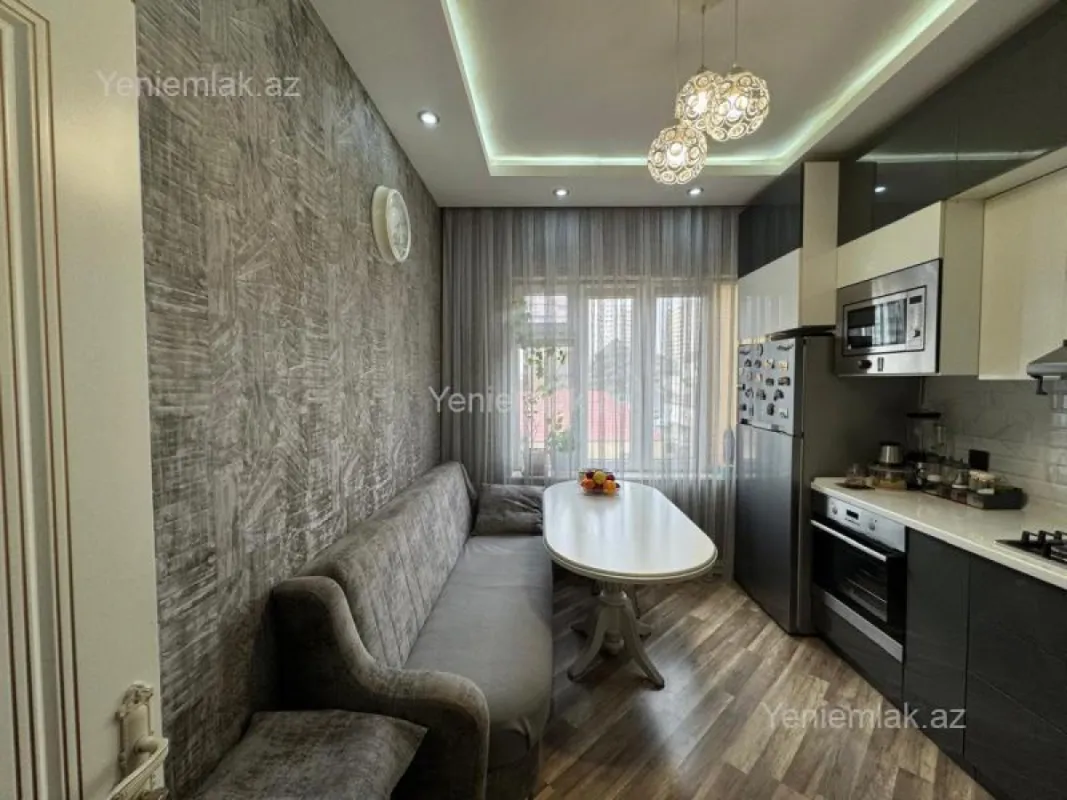 Satılır 2 otaqlı köhnə tikili 60 m²