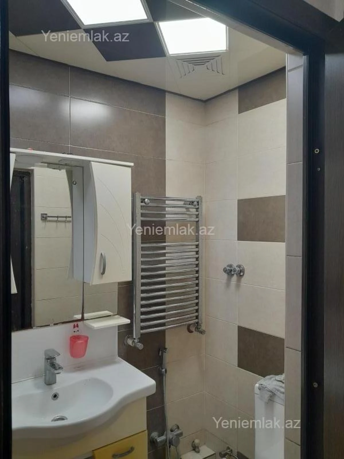 Satılır 3 otaqlı yeni tikili 74 m²