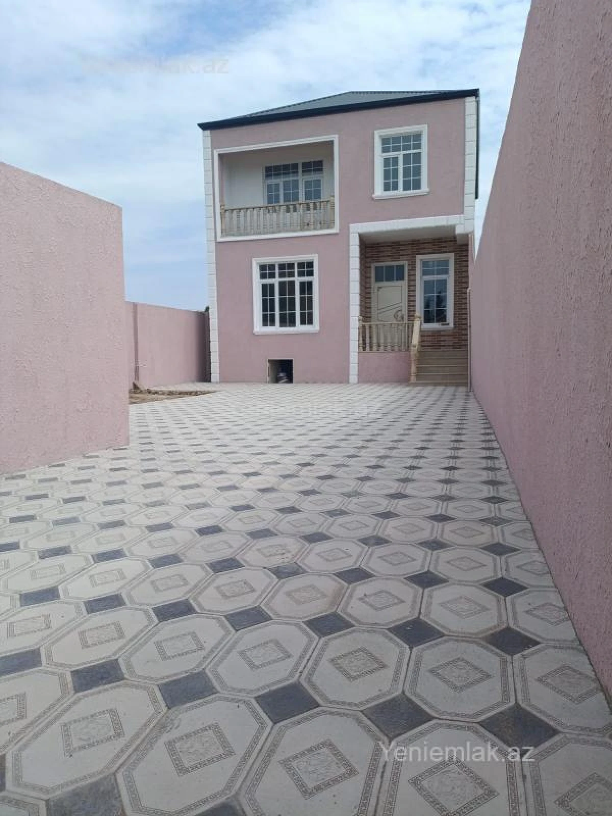 Satılır 4 otaqlı həyət evi 160 m²