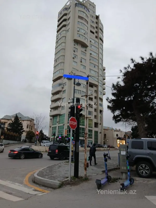 Satılır 5 otaqlı yeni tikili 285 m²