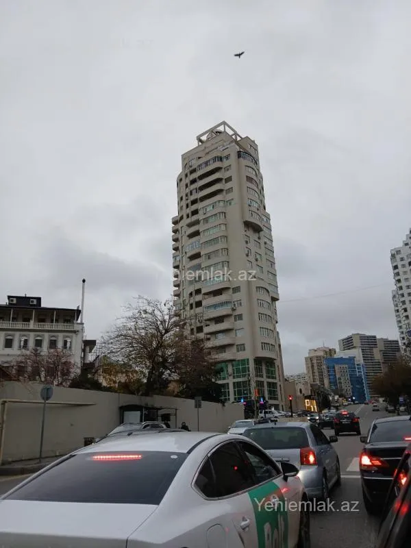 Satılır 5 otaqlı yeni tikili 285 m²