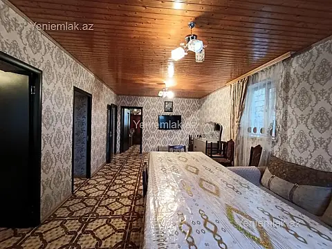 Satılır 8 otaqlı həyət evi 240 m²