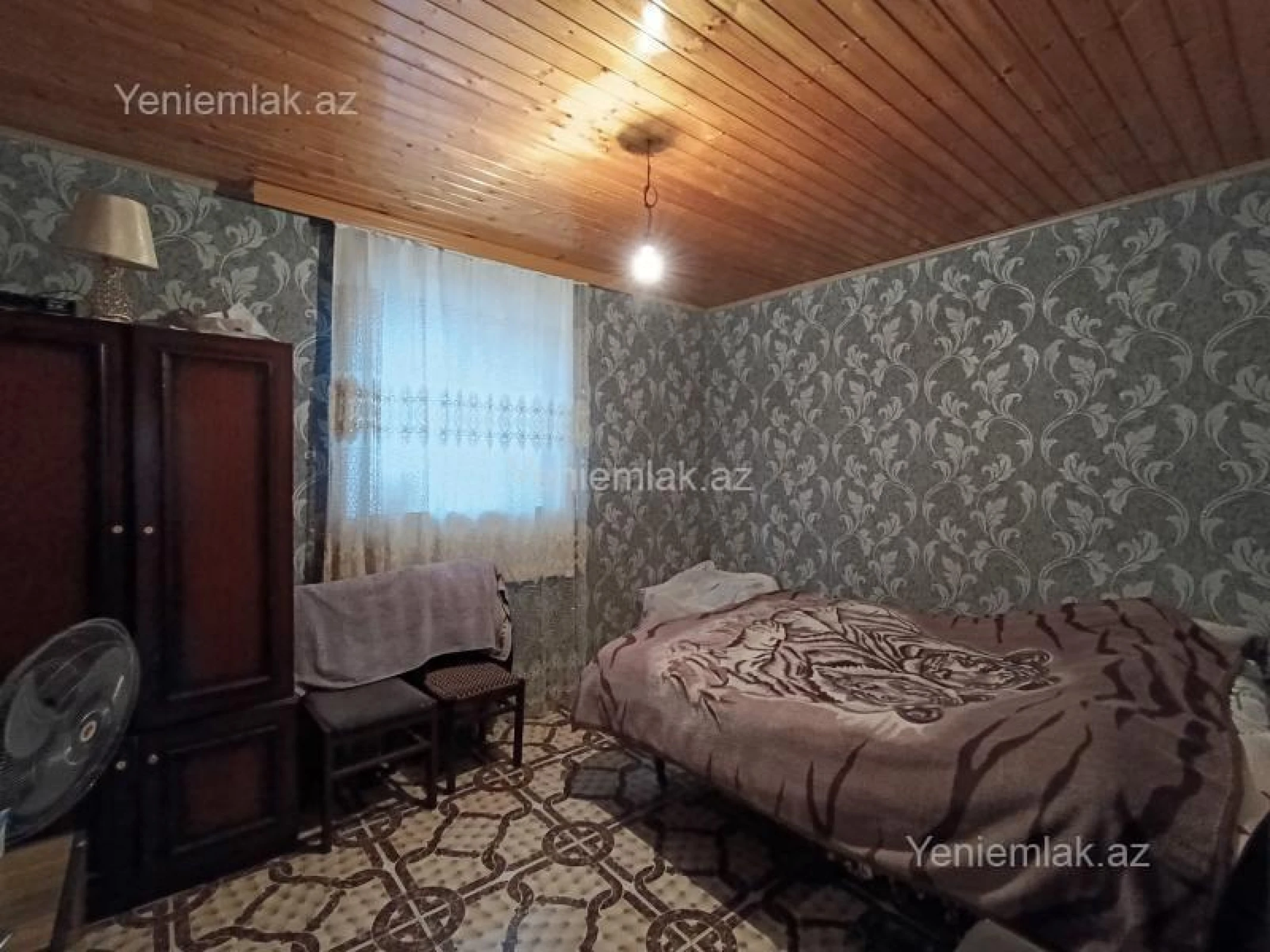 Satılır 8 otaqlı həyət evi 240 m²